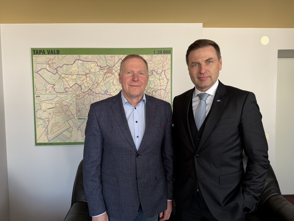Tapa vallavanem Riho Tell ja Kaitseminister Hanno Pevkur.jpeg